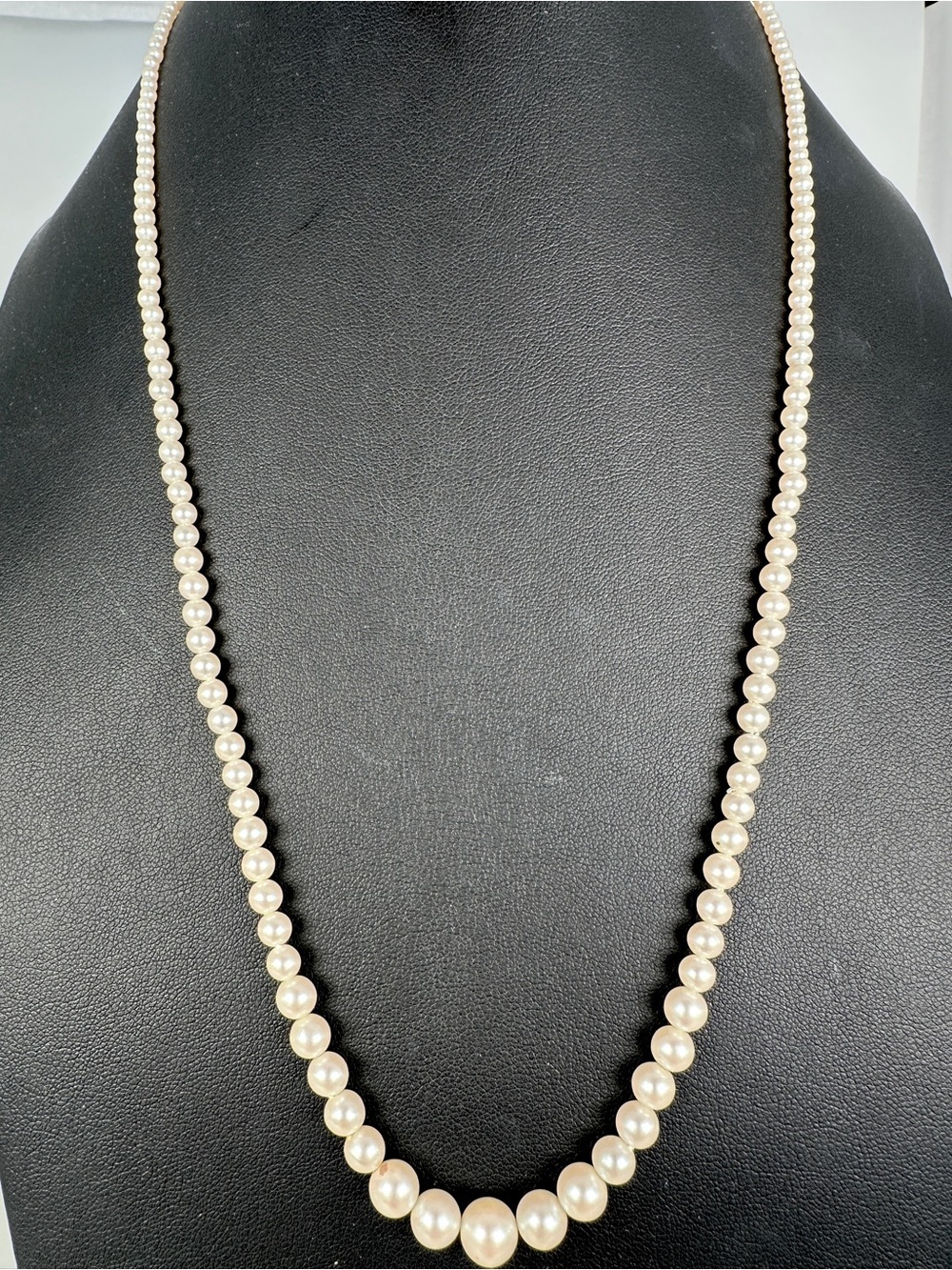 Vintage Evoke Cream Graduated Glass Pearl Necklace Dainty Delicate 24” Classic